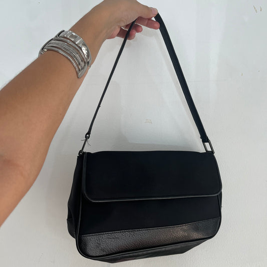 Small Vintage Black Shoulder Bag 🪩